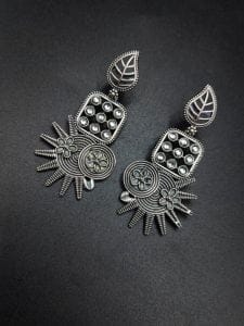 Silver Replica Earrings - Trendy Silver Look aLike Dangler Earring - Color: "White"