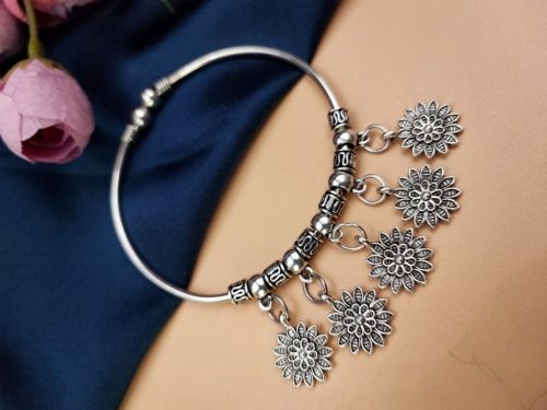 Oxidised Designer Flower Free Size Bracelet