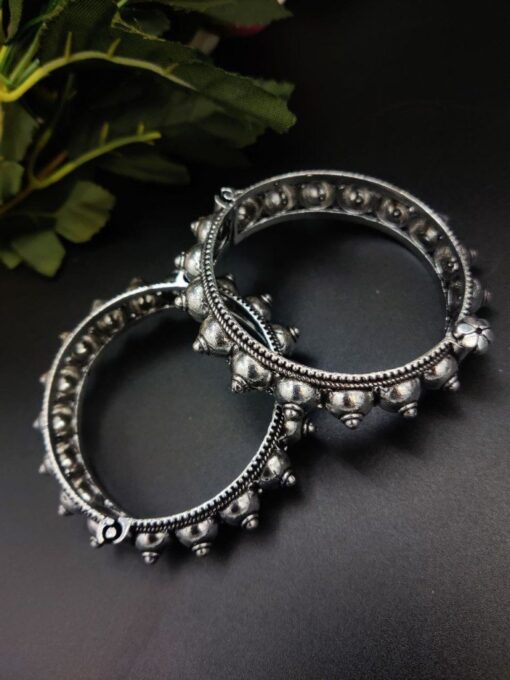 Oxidised Light Weight Free Size Opeanable Bracelet Per Piece