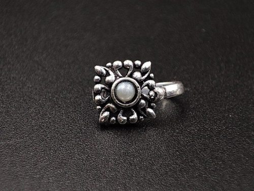 Oxidised Square Shape Stone Nosepin For Girls - Image 4