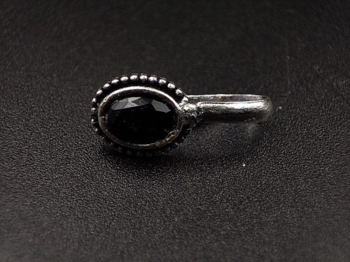 Oxidised Oval Shape Stone Nosepin For Girls - Image 2