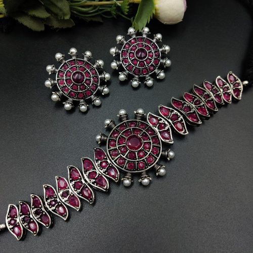 Handcrafted oxidized stone jewelry set with choker design - Image 5