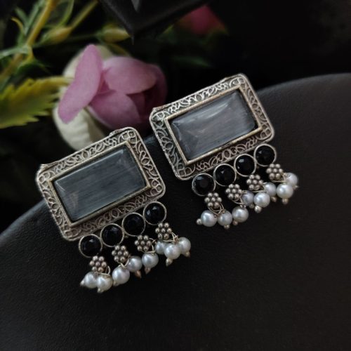 Silver Replica Monalisa Stone Stud Earrings With Pearl Beads - Image 5