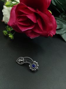 Lord Durga Oxidised Navratri Special Marathi Nath Press Nosepin - color: "Blue"