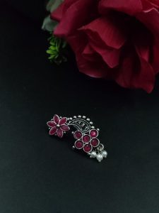 Adorable Oxidised Silver Plated Marathi Nath Press Nosepin - color: "Red"