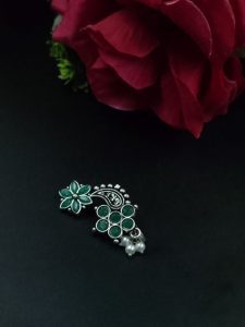 Adorable Oxidised Silver Plated Marathi Nath Press Nosepin - color: "Green"