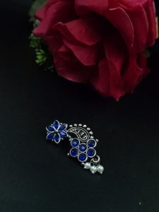Adorable Oxidised Silver Plated Marathi Nath Press Nosepin - color: "Blue"