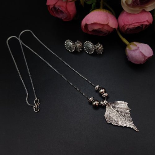 Designer leaf Style Pendent Chain Necklace With Jhumkie