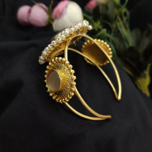 Gold Plated Monalisa Stone Round Shape With Pearl Work - Image 7