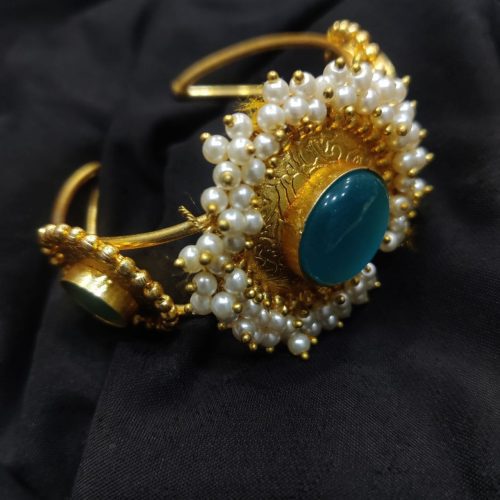 Gold Plated Monalisa Stone Round Shape With Pearl Work - Image 12