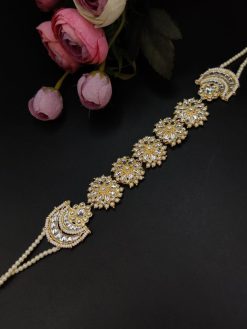 Secure and adjustable chain ensures a perfect fit for the gold plated Shish Patti