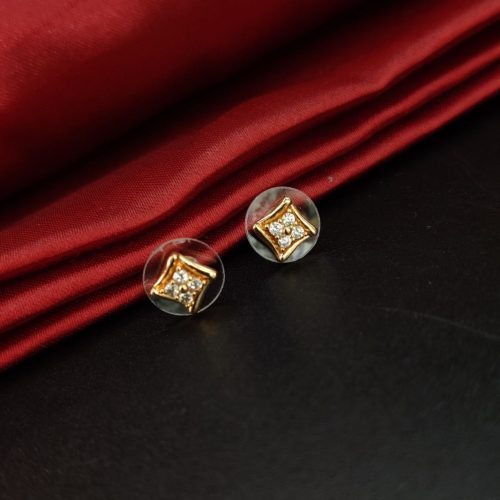 Elegant Simplicity: Cubic Zirconia Stud Earrings