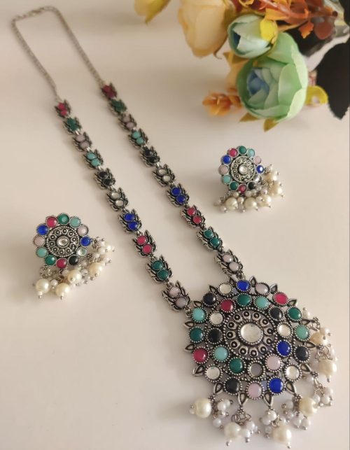 Silver Plated Oxidised Long Chain Necklace Pendent with Matching Earrings - Image 9
