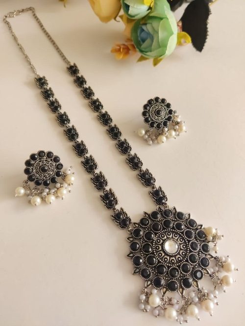 Silver Plated Oxidised Long Chain Necklace Pendent with Matching Earrings - Image 8