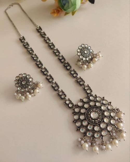Silver Plated Oxidised Long Chain Necklace Pendent with Matching Earrings - Image 3