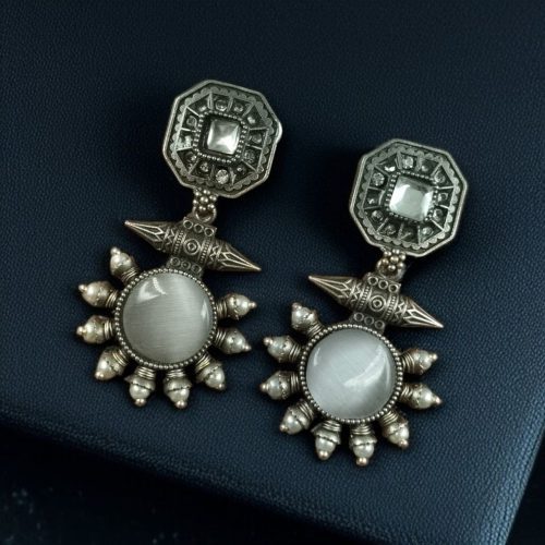 Silver replica earrings with Monalisa stone and pearl work