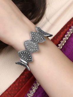 Antique-Silver-Look-Like-Kada-Bangle-For-Girls-Opeanable-Bracelet