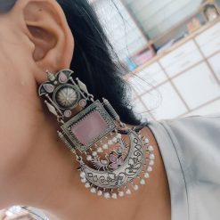 Elegant oxidized silver Monalisa stone earrings with pearl beads, featuring vintage-inspired handcrafted detailing.