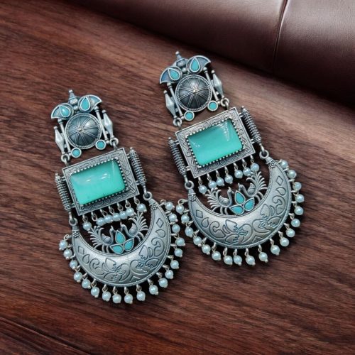 Elegant oxidized silver Monalisa stone earrings with pearl beads, featuring vintage-inspired handcrafted detailing.