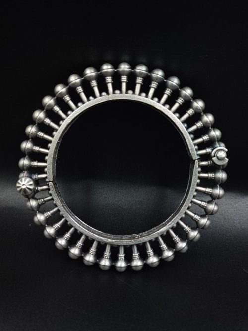 Silver-Kada-for-women-Silver-look-alike-Replica-Openable-Bangle