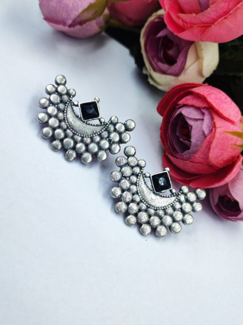 Oxidised-Stud-Earrings-Silver-Look-alike-Light-Weight-Earring