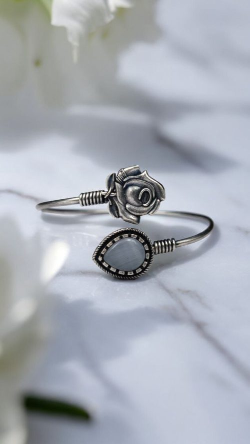 Oxidised Silver Look Like Flower Bracelet with Monalisa Stone Work
