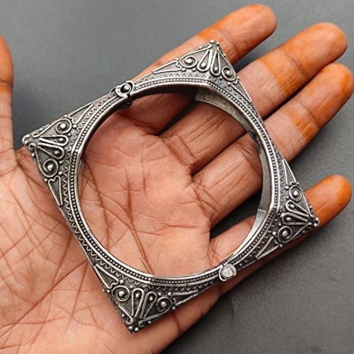 Silver-Look-alike-Bangles-Kada-Oxidized-Openable-Bracelet