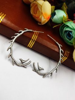 Graceful bird-inspired earrings for nature lovers.