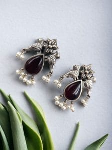 Premium Stone Jewelry | Silver Look Oxidized Bird Inspire Affordable Stud Earrings - Color: "Red"