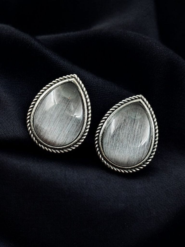 Bulk 788 Best Drop-Shaped Monalisa Stone Stud Earrings in Silver Replica Design - "Grey"