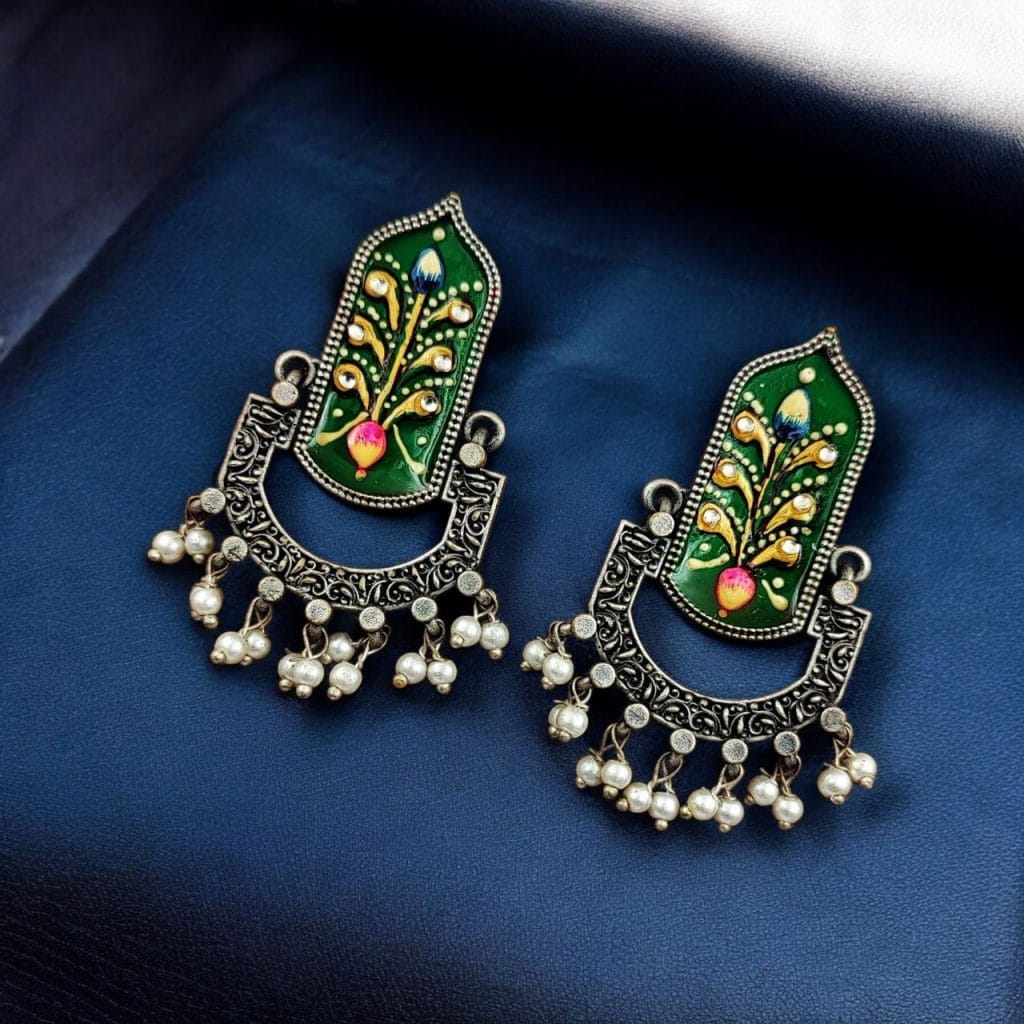 Cutwork Dangler Earrings main image 0