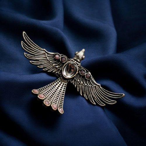 Brass bird ring with sparkling stones, featuring an elegant and intricate design perfect for any occasion.