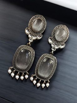 Antique Design Silver Look Like Replica Monalisa Stone Stud Earrings