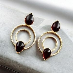 Beautiful Gold-Plated Monalisa Stone Earrings - Perfect Studs for You - color: "Red"