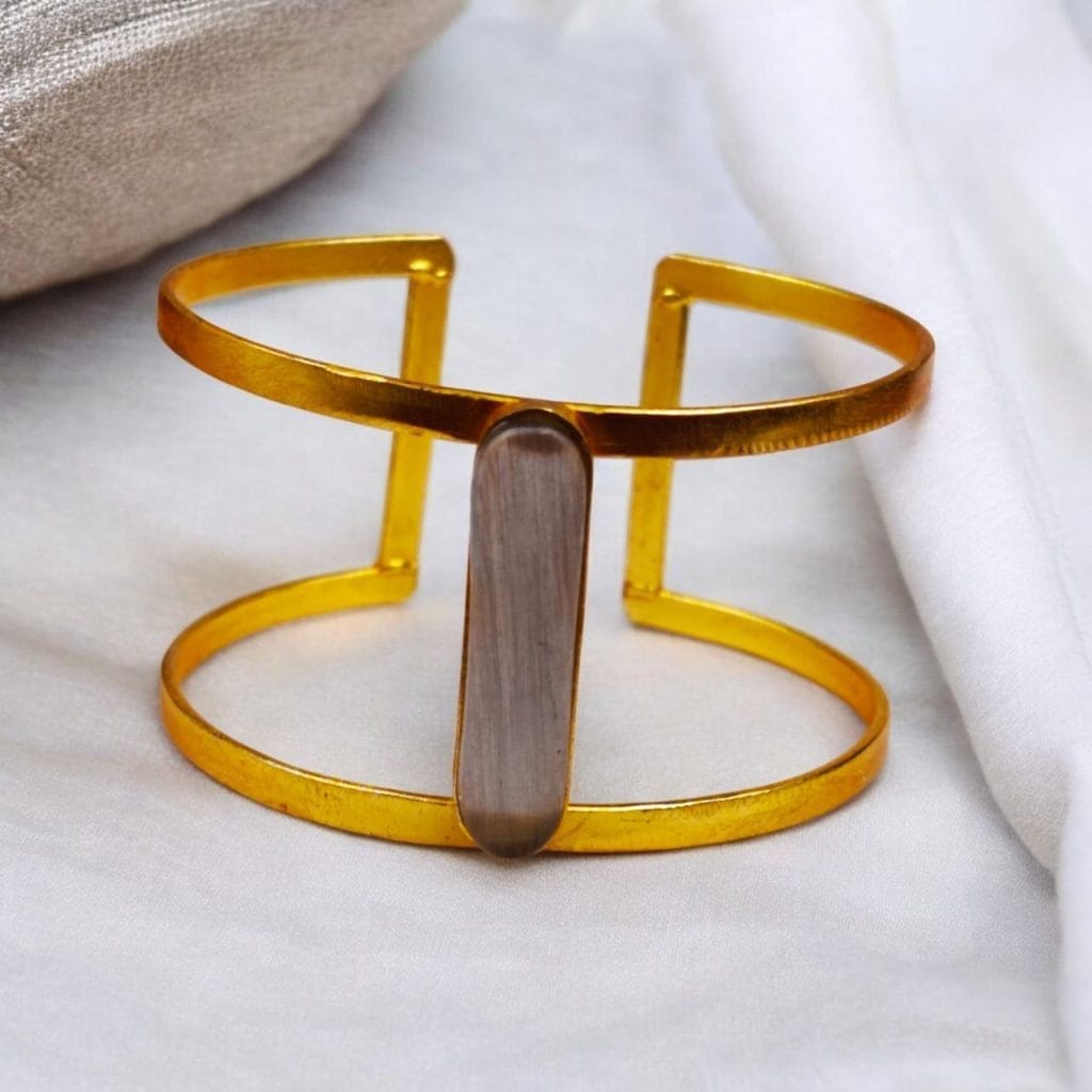 Bulk 616 Gold-Plated Adjustable Bracelet with Monalisa Stone – The Perfect Accessory - "Grey"