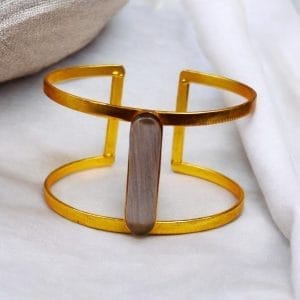 Gold-Plated Adjustable Bracelet with Monalisa Stone – The Perfect Accessory - color: "Grey"