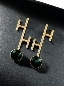 Goldplated Monalisa Stone Stud Earrings – Perfect Contemporary Jewelry - color: "Green"