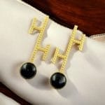 Goldplated Monalisa Stone Stud Earrings – Perfect Contemporary Jewelry - "Black"