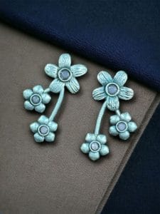 Elegant Flower Stone Stud Earrings for the Perfect Look - color: "Babypink"