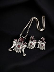 Perfect Brass Necklace with Monalisa Stone and Bird Design, Ethnic Set with Matching Earrings - color: "Red"