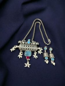 Ethnic Brass Necklace with Monalisa Stone and Bird Motif, Complete with Matching Earrings - color: "Aqua"