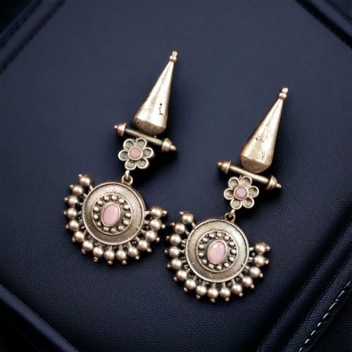 Elegant hanging stone stud earrings featuring a sophisticated design, perfect for every occasion and versatile for any outfit.