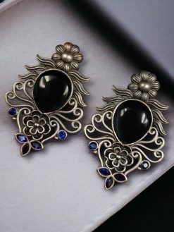 Beautiful brass Monalisa stone stud earrings with a gold-tone finish, perfect for every occasion and elegant styling.