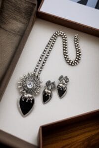 Traditional Silver Replica Nandi Necklace Set With Amazing Monalisa Stone & Pearl Details - color: "Black"