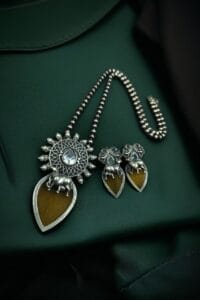 Traditional Silver Replica Nandi Necklace Set With Amazing Monalisa Stone & Pearl Details - color: 'Yellow"