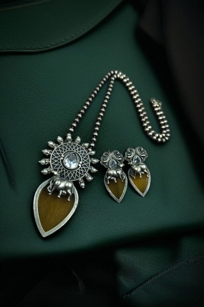 Bulk 818 Traditional Silver Replica Nandi Necklace Set With Amazing Monalisa Stone & Pearl Details - 'Yellow"