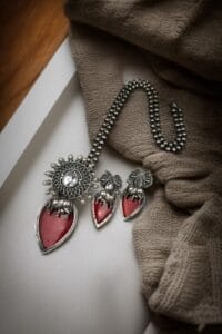 Traditional Silver Replica Nandi Necklace Set With Amazing Monalisa Stone & Pearl Details - color: "Red"