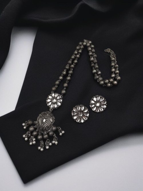 Silver Look Floral Pendant Necklace with Long Chain – Elegant Festival Wear Jewelry.