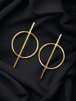 Gold-plated Western style geometric earring, perfect for a modern and elegant look.
