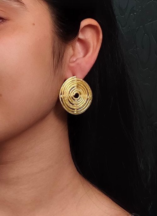 Stylish gold-plated spiral stud earrings with a modern Western design, perfect for any occasion.